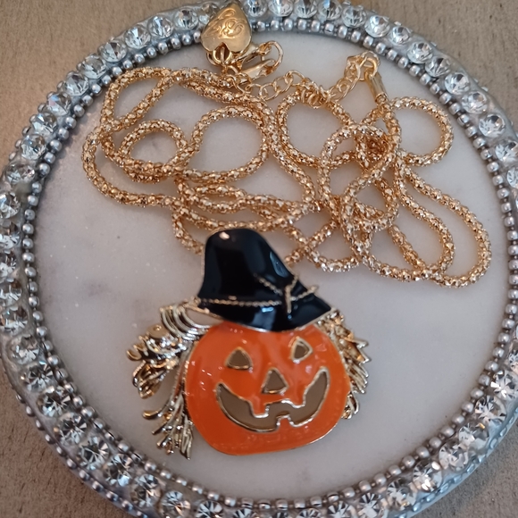 None Jewelry - Orange Scarecrow Witch Jack-o-lantern Adjustable Necklace Brooch